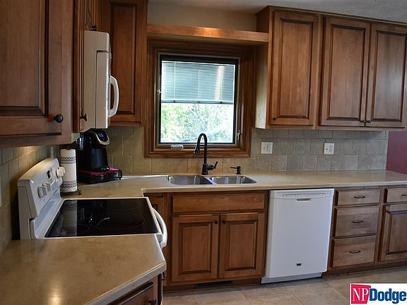 2nd image of 15225 Douglas Cir
