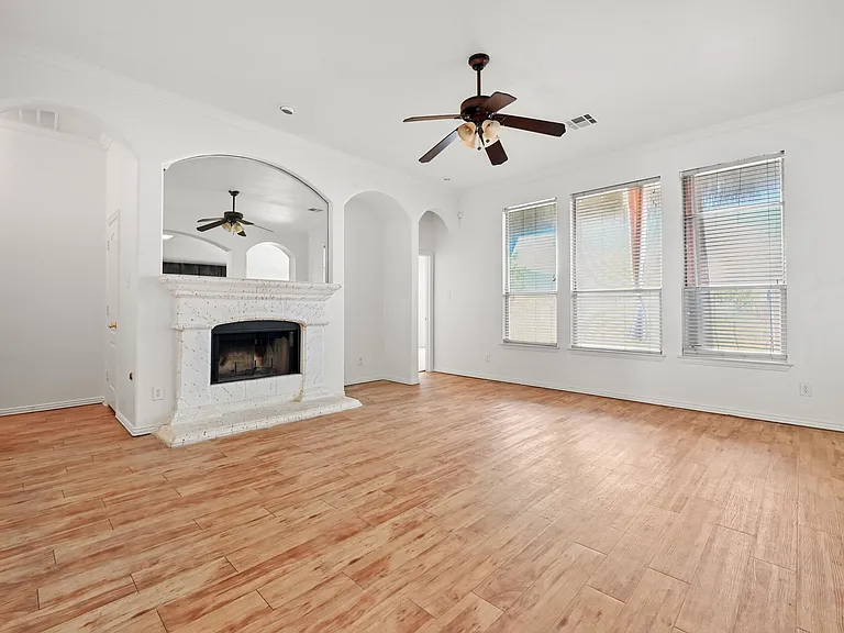 1665 Amberwood Loop — Photo 11