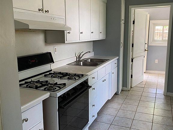 3rd image of 501 S 31st St
