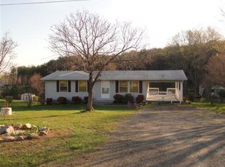 521 Black Bird Pl, Cascade, VA 24069