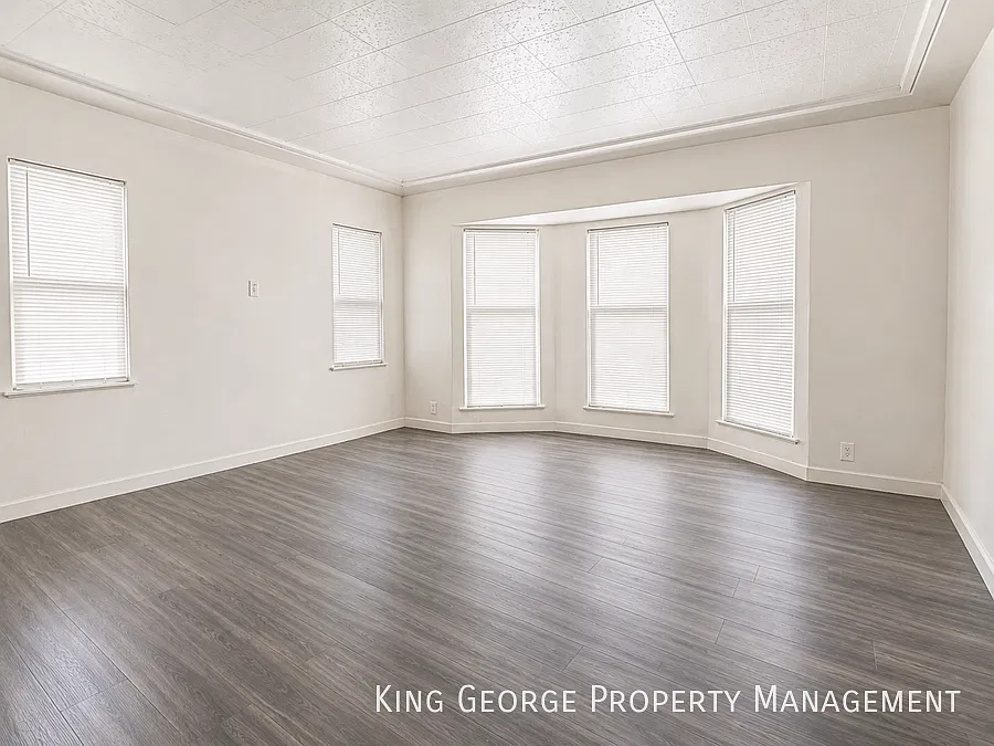 Charming Single-Family Living In Monterey Park — Photo 4