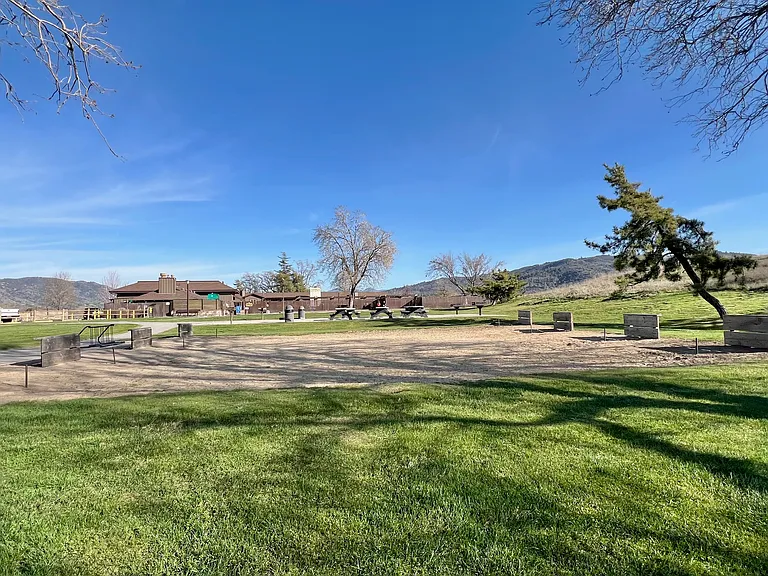 27030 Oakflat Dr — Photo 45
