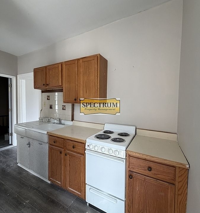 1st image of 25 Winter St #3