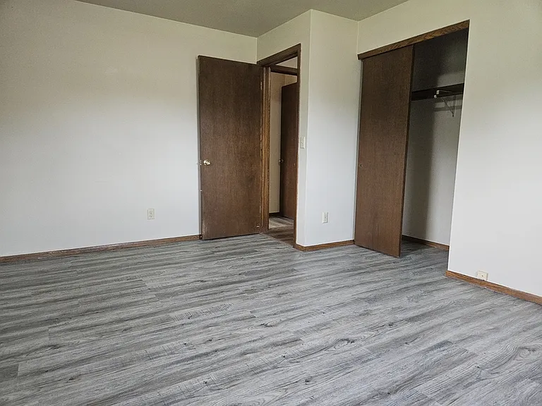 417 S Matthias St — Photo 15