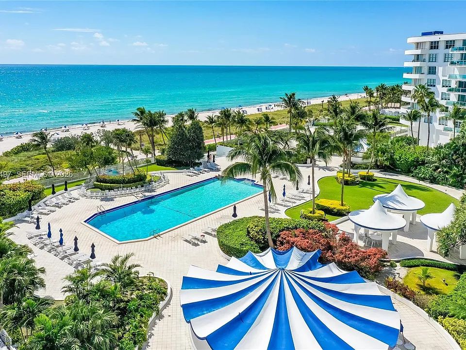 5161 Collins Ave #602