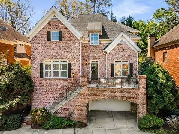 1028 Fairway Ests NE, Atlanta, GA 30319