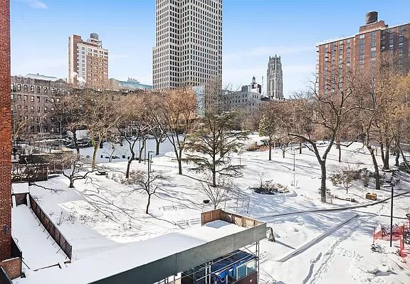 4th image of 70 La Salle St APT 5G