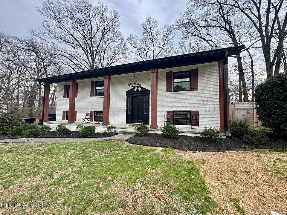 1st image of 5717 Woodleaf Dr