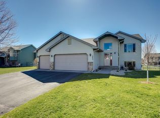 1403 Roosevelt St S, Cambridge, MN 55008