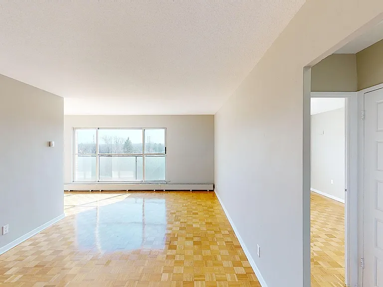 810 Canterbury Ave — Photo 12