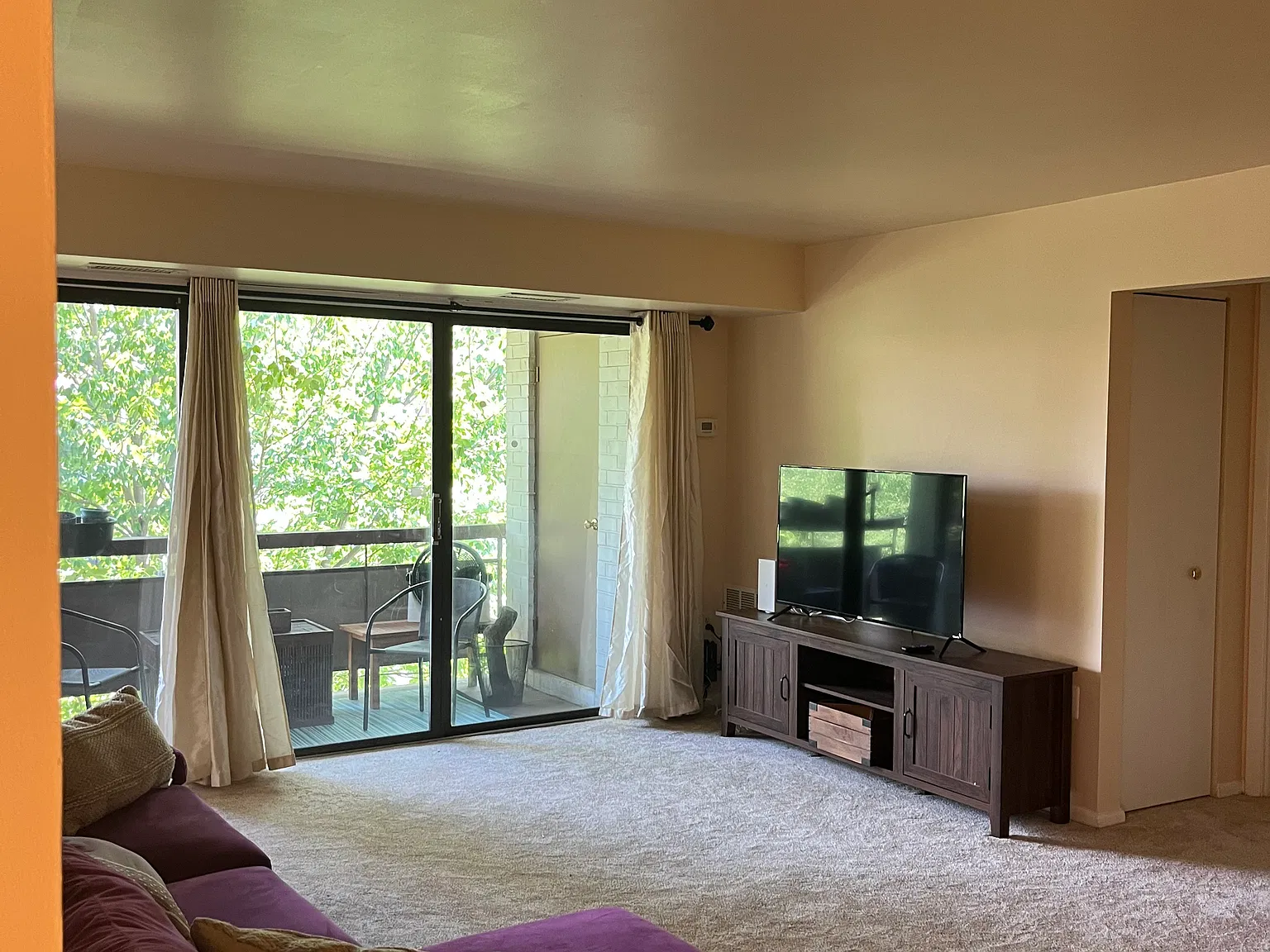 1 bed, 830 sqft, $1,950 — Photo 2