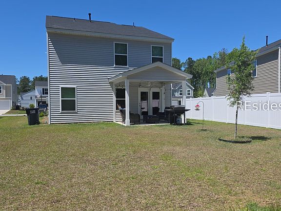 3rd image of 277 Twin Ponds Dr