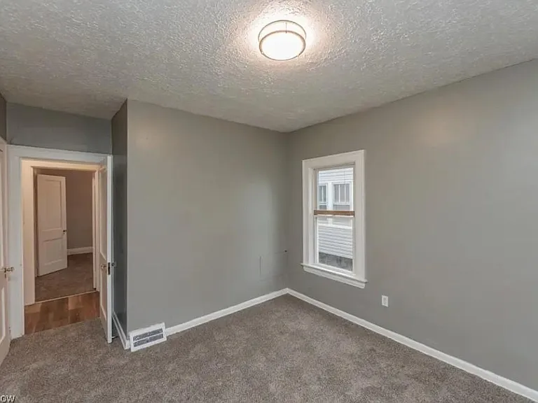 3318 W 94th St — Photo 13