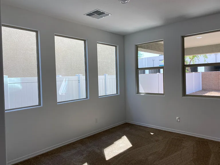 9009 W Jefferson St — Photo 2