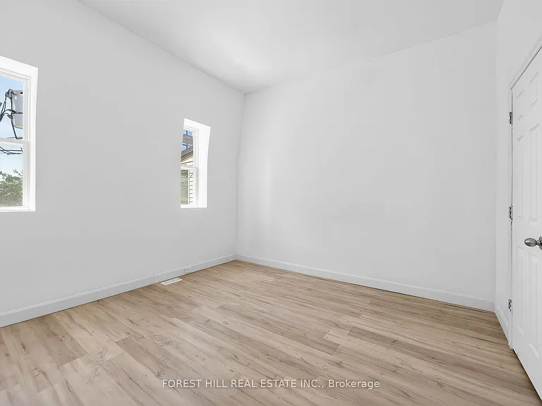 419 Dufferin St — Photo 21