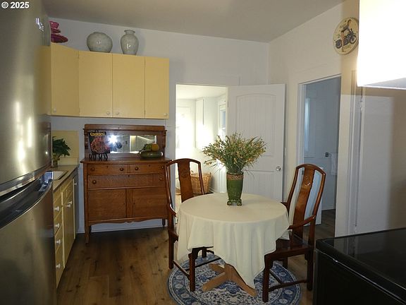 5th image of 116 Molalla Ave