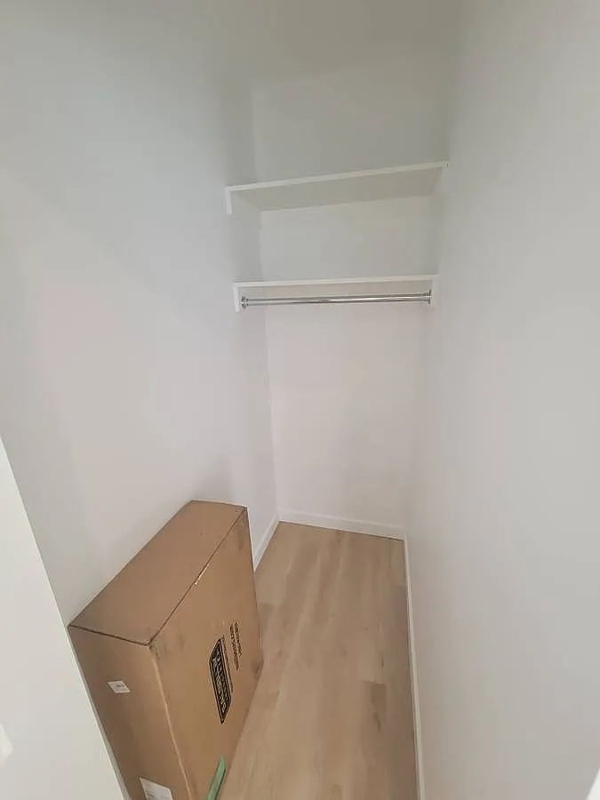 Studio, 250 sqft, $1,649 — Photo 3