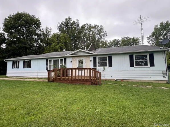 4272 Reid Rd, Swartz Creek, MI 48473