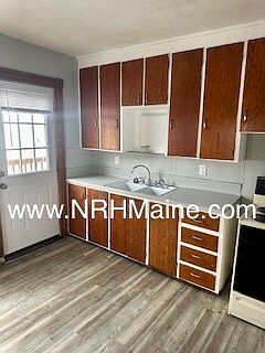 3rd image of 36 College St #17752638