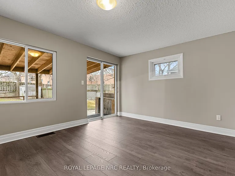 22 Denistoun St — Photo 24