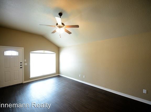 5th image of 302A Sladecek Dr