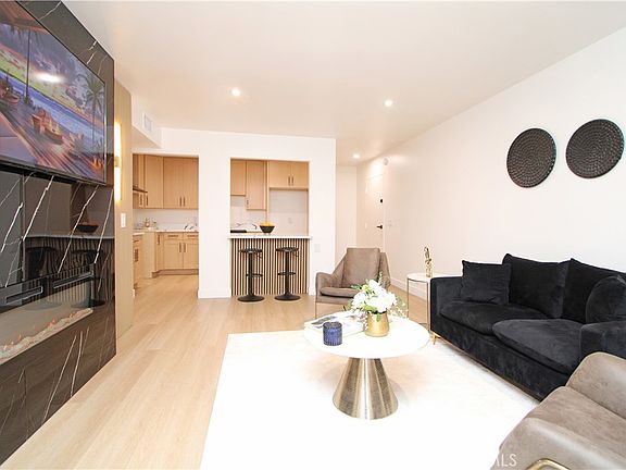 4th image of 1140 Pacific Ave Unit 19