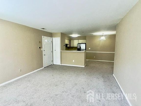 4th image of 93 Longfield Ct