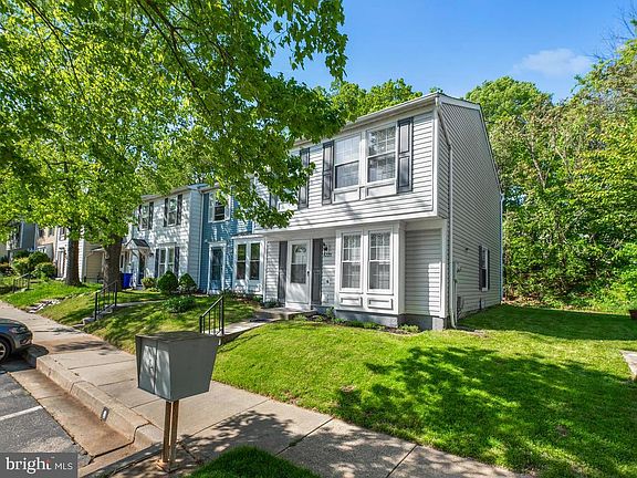 2nd image of 8220 Cambridge Ct