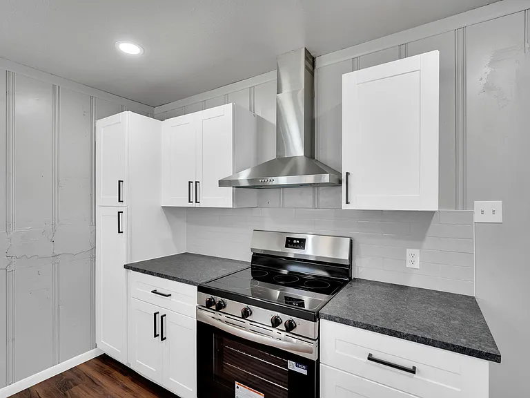 413 Shaw St — Photo 26