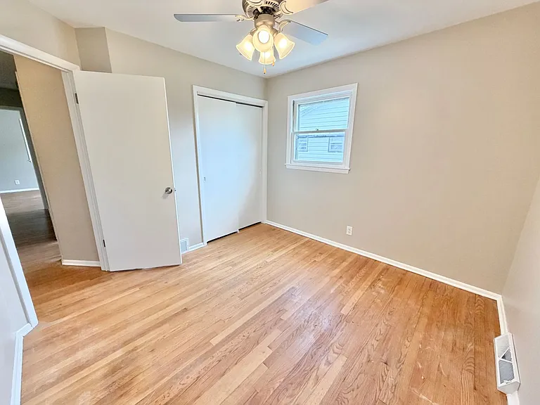 6919-6921 W Brentwood Ave E — Photo 15