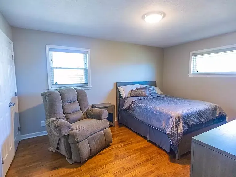 614 Camellia St NE — Photo 20