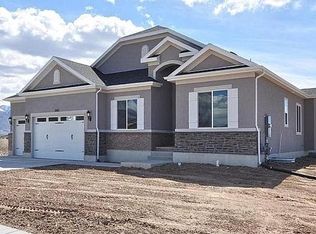 2103 W Foxtail Dr, Layton, UT 84041