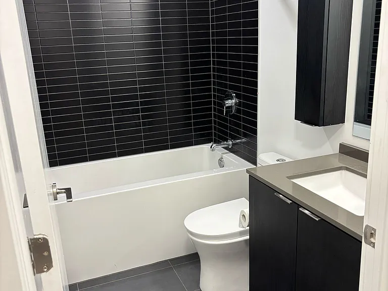 86 Dundas St E #1511 — Photo 7