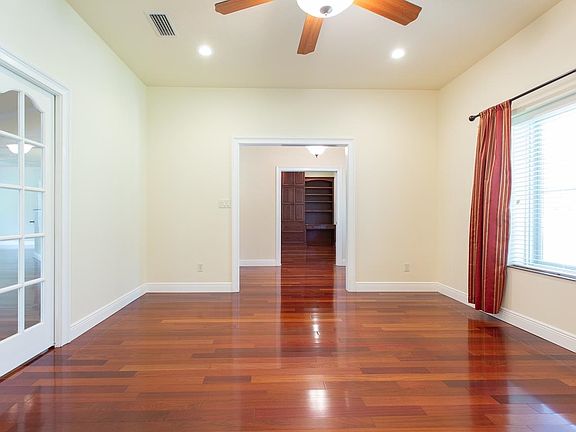 5th image of 8343 Queen Anna Dr
