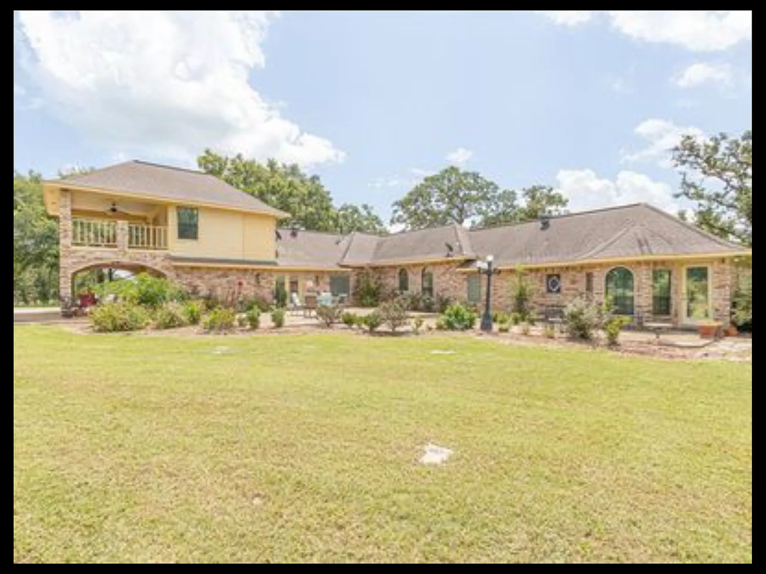 4 bed, 2452 sqft, $3,400 — Photo 3