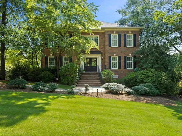 708 Scarborough Dr, Greer, SC 29650