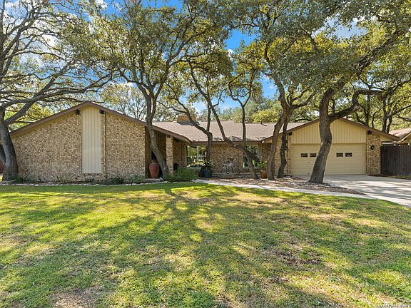 2nd image of 140 GARRAPATA LN