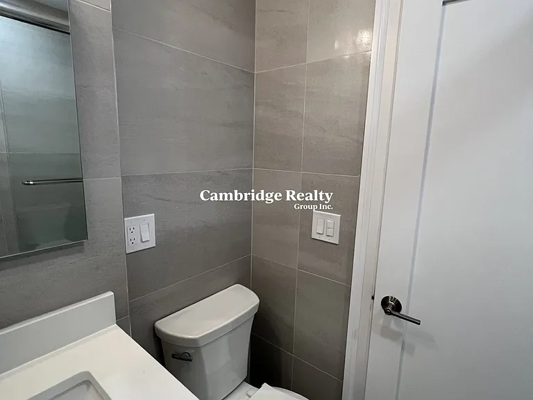 35 Park St #2T — Photo 15