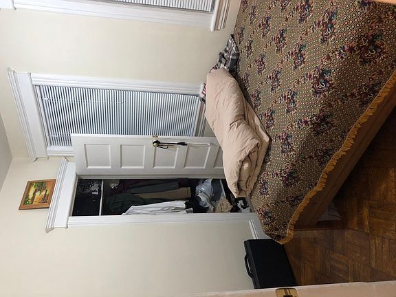 4th image of 869 Montgomery St #1