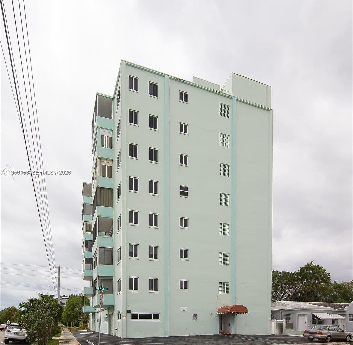 1700 Pierce St APT 204