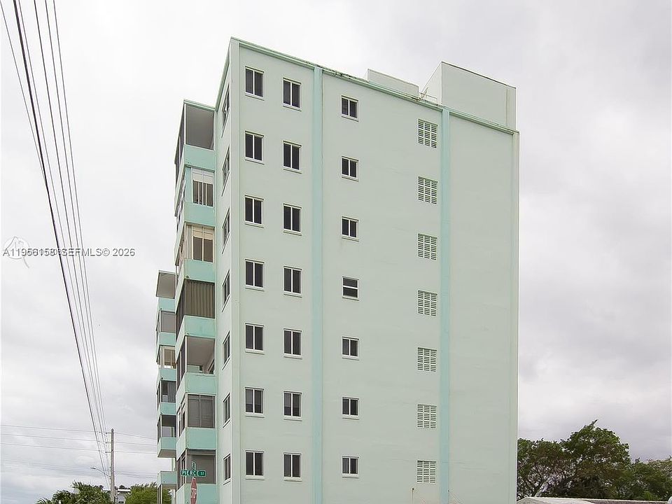 1st image of 1700 Pierce St APT 204