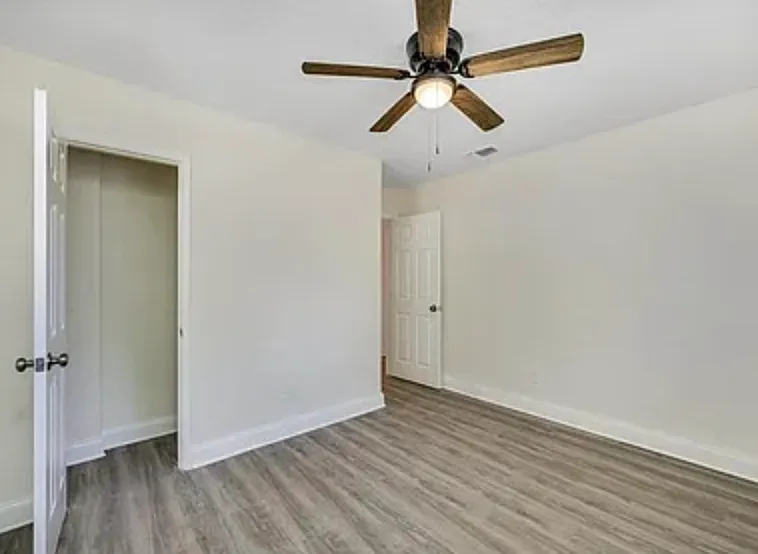 1763 30th Ave N #1 — Photo 3