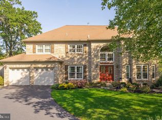 706 Green View Ln, Doylestown, PA 18901