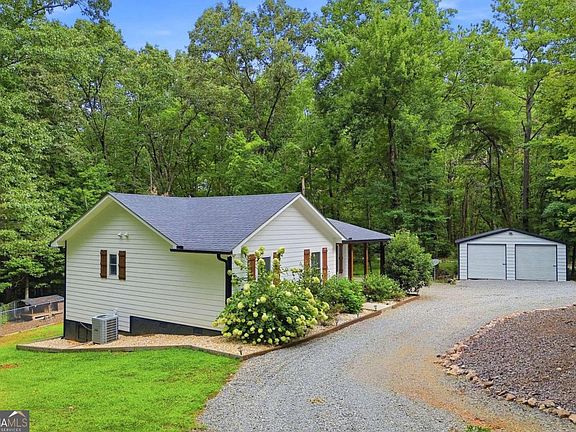 3rd image of 137 Geneva Rd