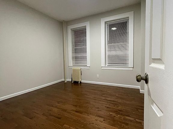 4th image of 9 Bentley Ave APT 6