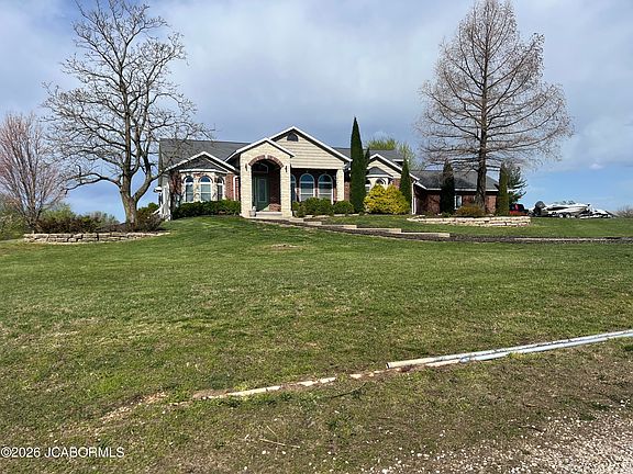 3rd image of 5 Reed Ln