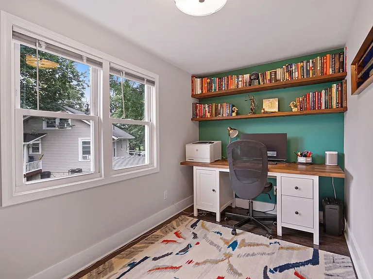 2410 S Dakota Ave NE — Photo 38