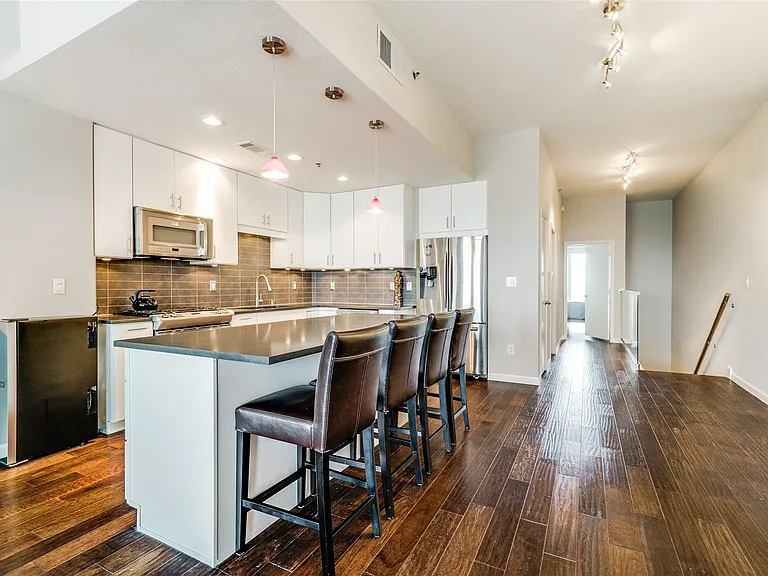 4611 Travis St #808A — Photo 6