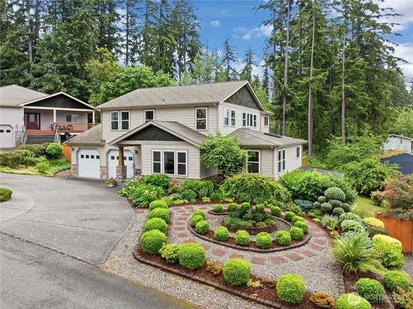 1963 NW Rampart Ridge Court, Bremerton, WA 98311