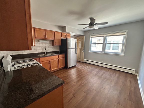 2nd image of 6727 W Irving Park Rd APT 1D